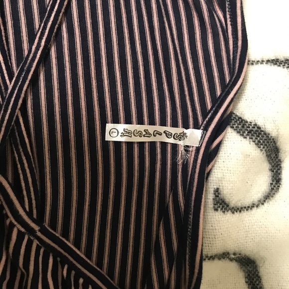 ❌SOLD❌NWOT Striped Cold-Shoulder Top - Picture 3 of 3